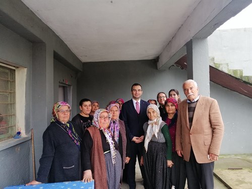 Kaymakamımız Sayın Mehmet Furkan TAŞKIRAN Döğenli Mahallesinde bulunan Halk Eğitimi Merkezi Müdürlüğüne bağlı Dikiş ve Nakış Kursunu ziyaret etti.