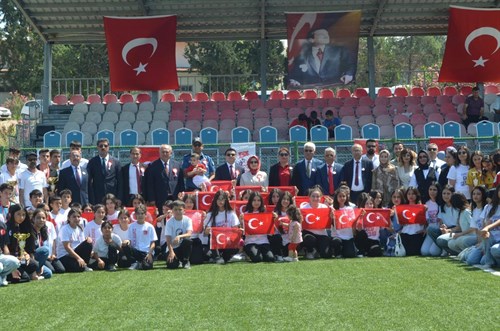 Kaymakamımız Sayın Mustafa KÖROĞLU'nun katılımıyla 19 Mayıs Atatürk'ü Anma, Gençlik ve Spor Bayramı  çoşkuyla kutlandı.