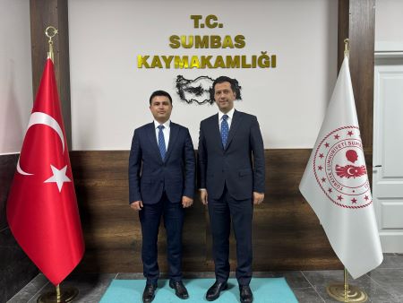 AK Parti 27.dönem Osmaniye Milletvekili ve  MKYK Üyesi  Sayın İsmail KAYA Kaymakamımız Sayın Mustafa KÖROĞLU'nu makamında ziyaret etti.